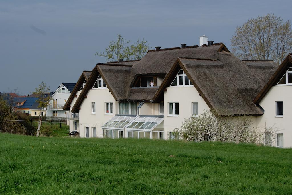 Fewo 18 Im Strandhaus Lobbe Mit Balkon Room photo