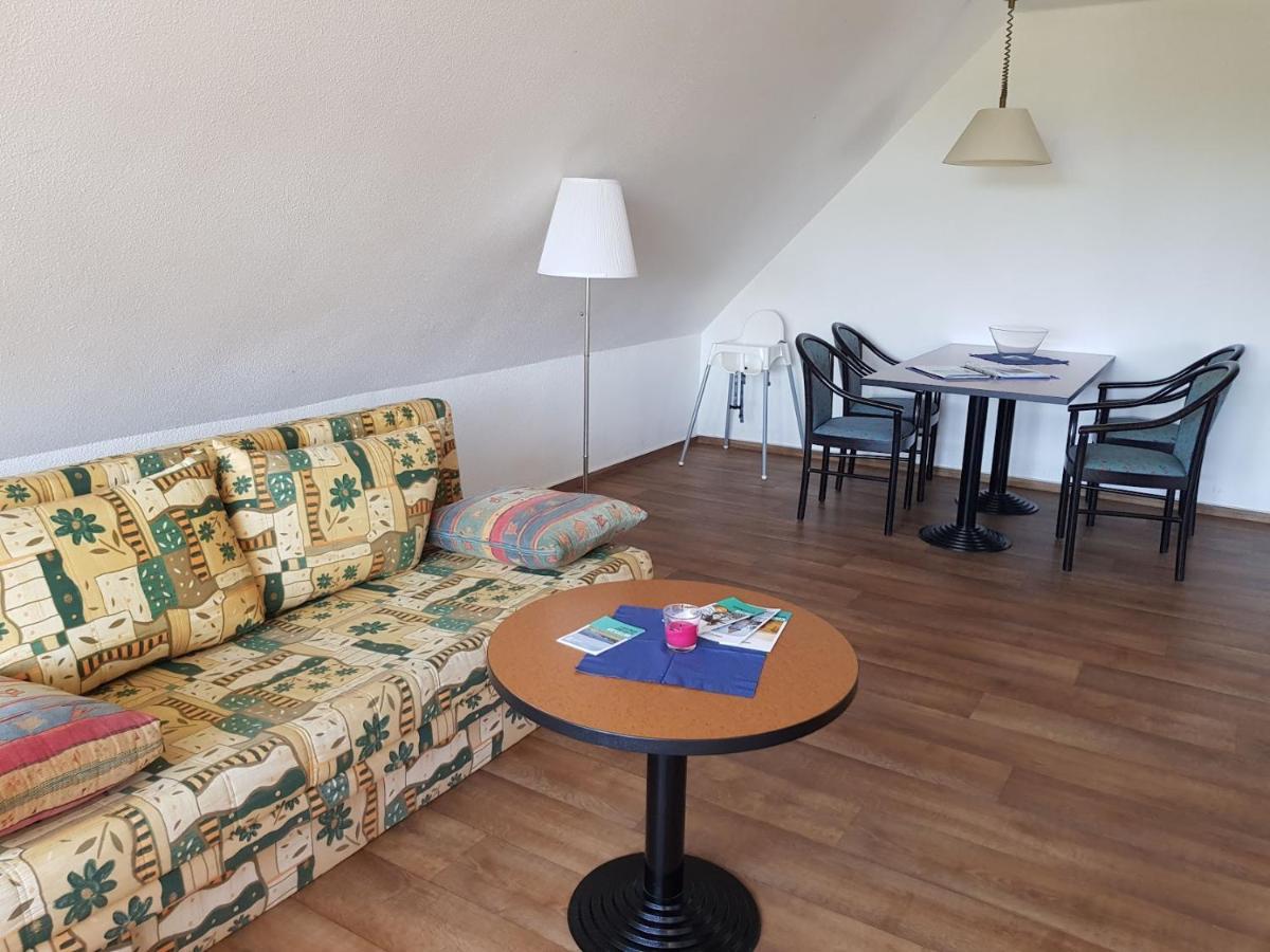 Fewo 18 Im Strandhaus Lobbe Mit Balkon Exterior photo