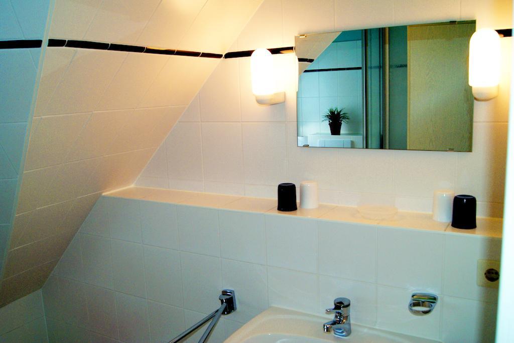 Fewo 18 Im Strandhaus Lobbe Mit Balkon Room photo